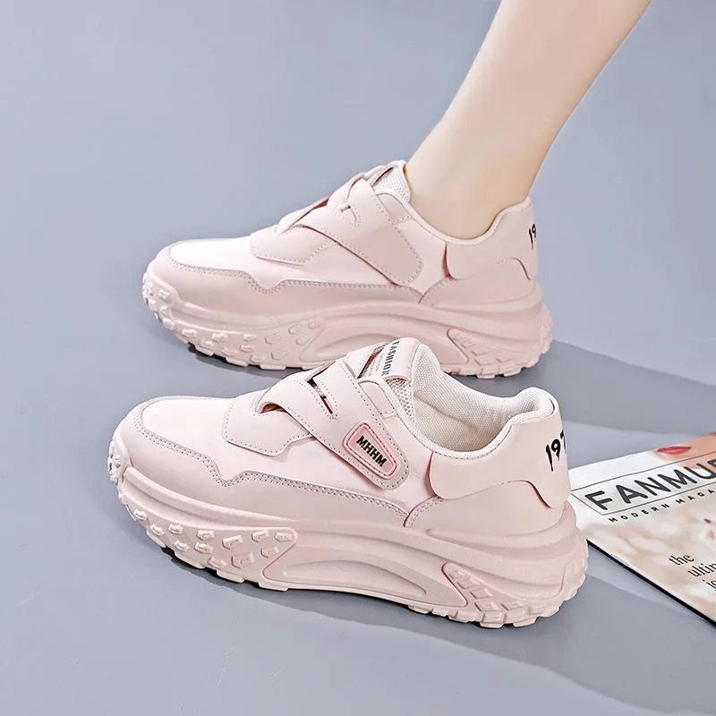 Leather comfortable trainers for outdoors