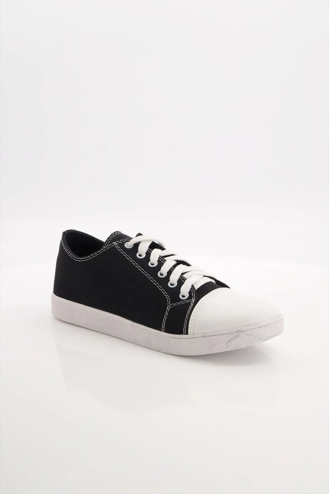 Men Canvas Sabratha White Sneakers