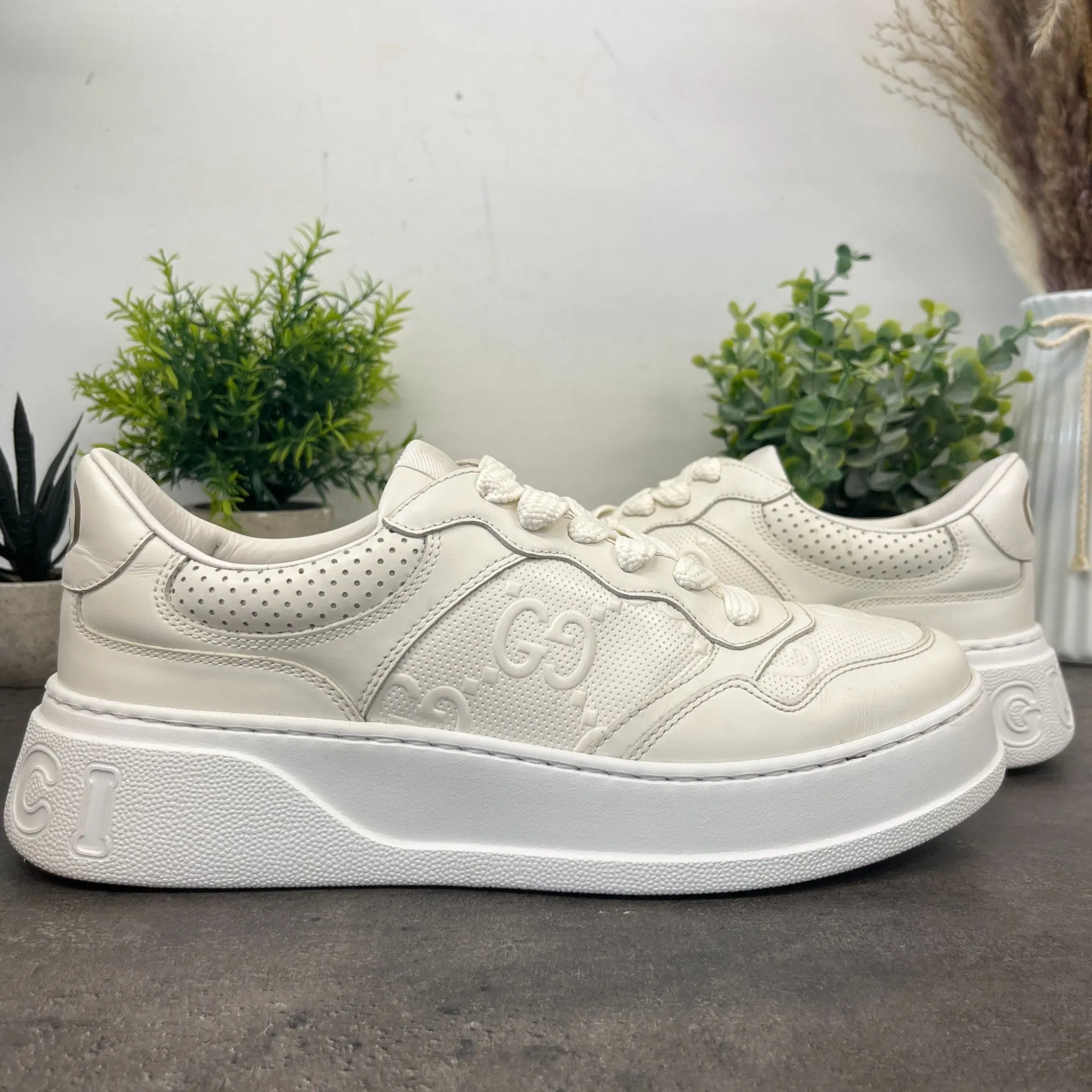 Men's Gg Embossed Low Trainers White Size EU 42 / UK 8