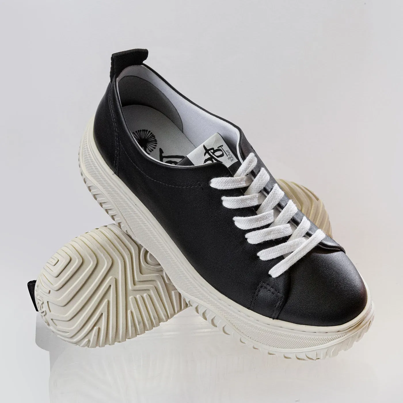 OTBT - PANGEA in BLACK Court Sneakers