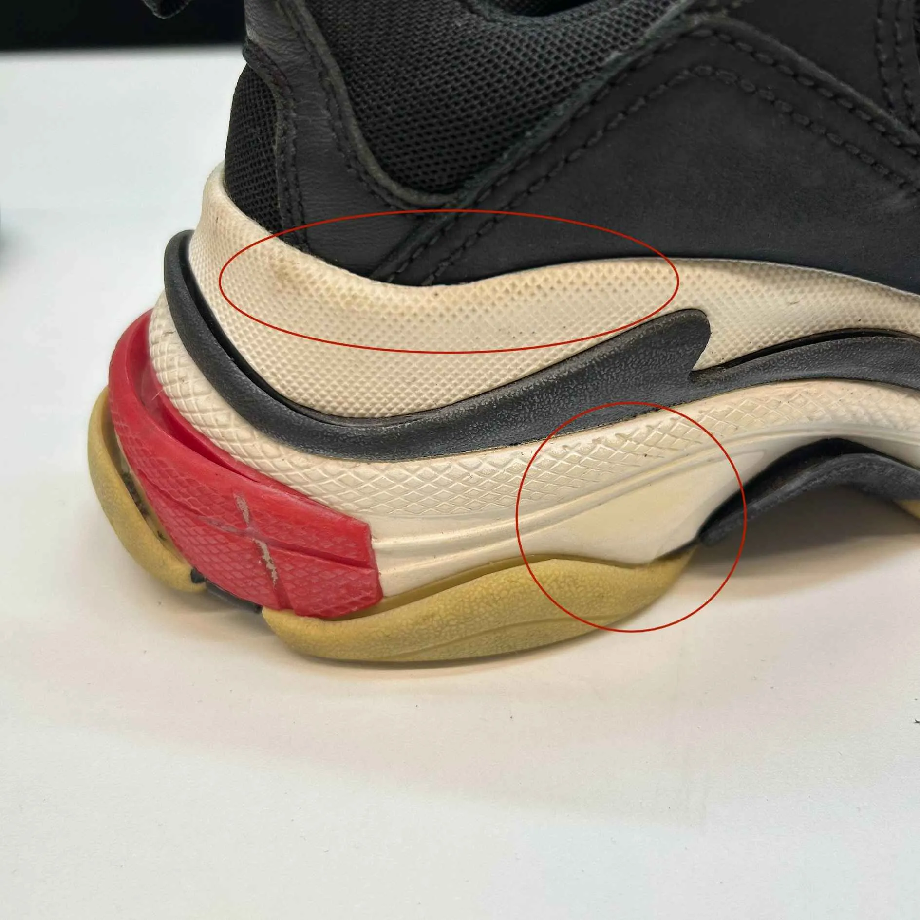 Women's Triple S Low Trainers Black Size EU 36 / UK 3