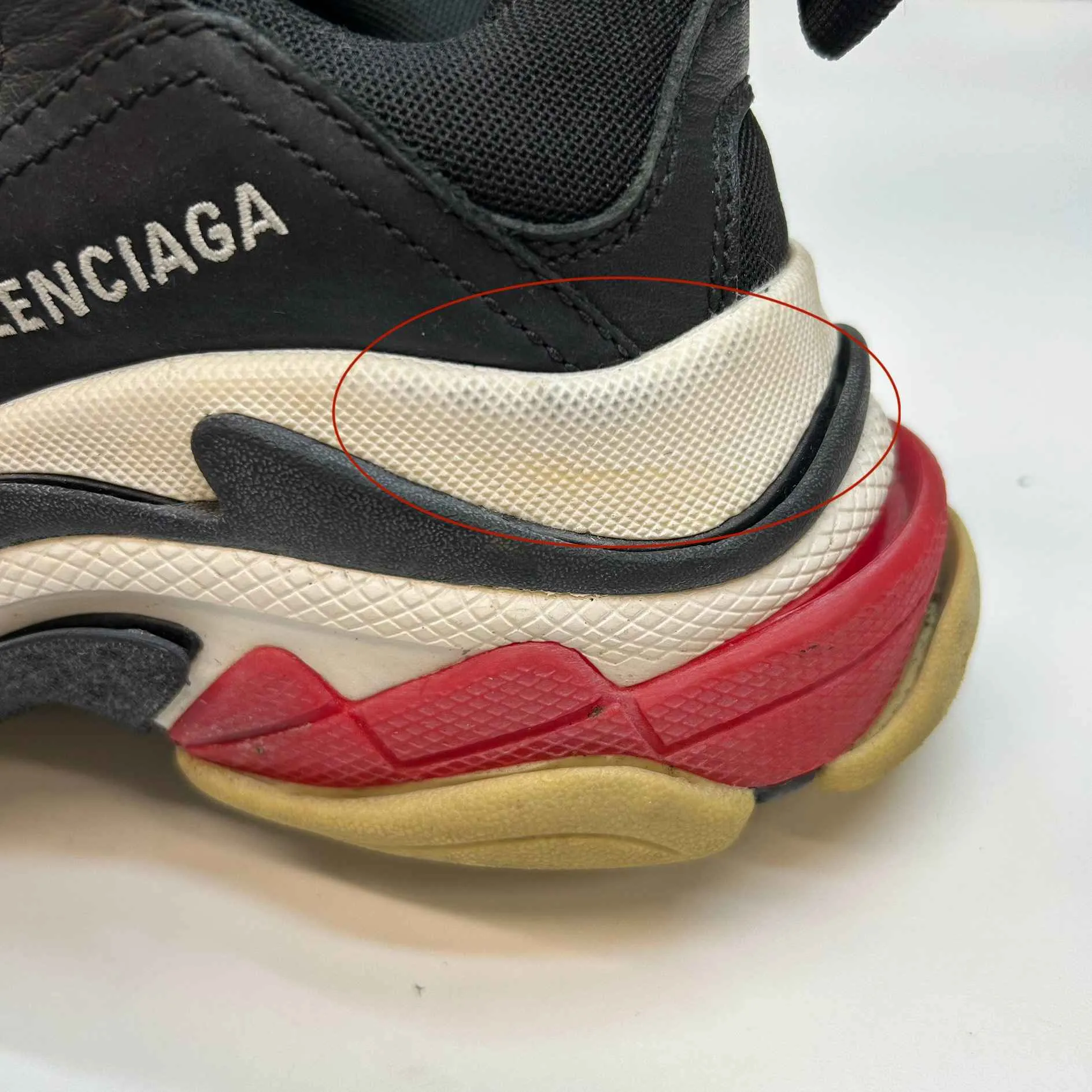 Women's Triple S Low Trainers Black Size EU 36 / UK 3