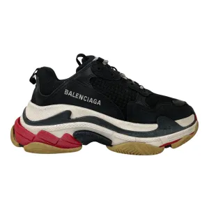 Women's Triple S Low Trainers Black Size EU 36 / UK 3