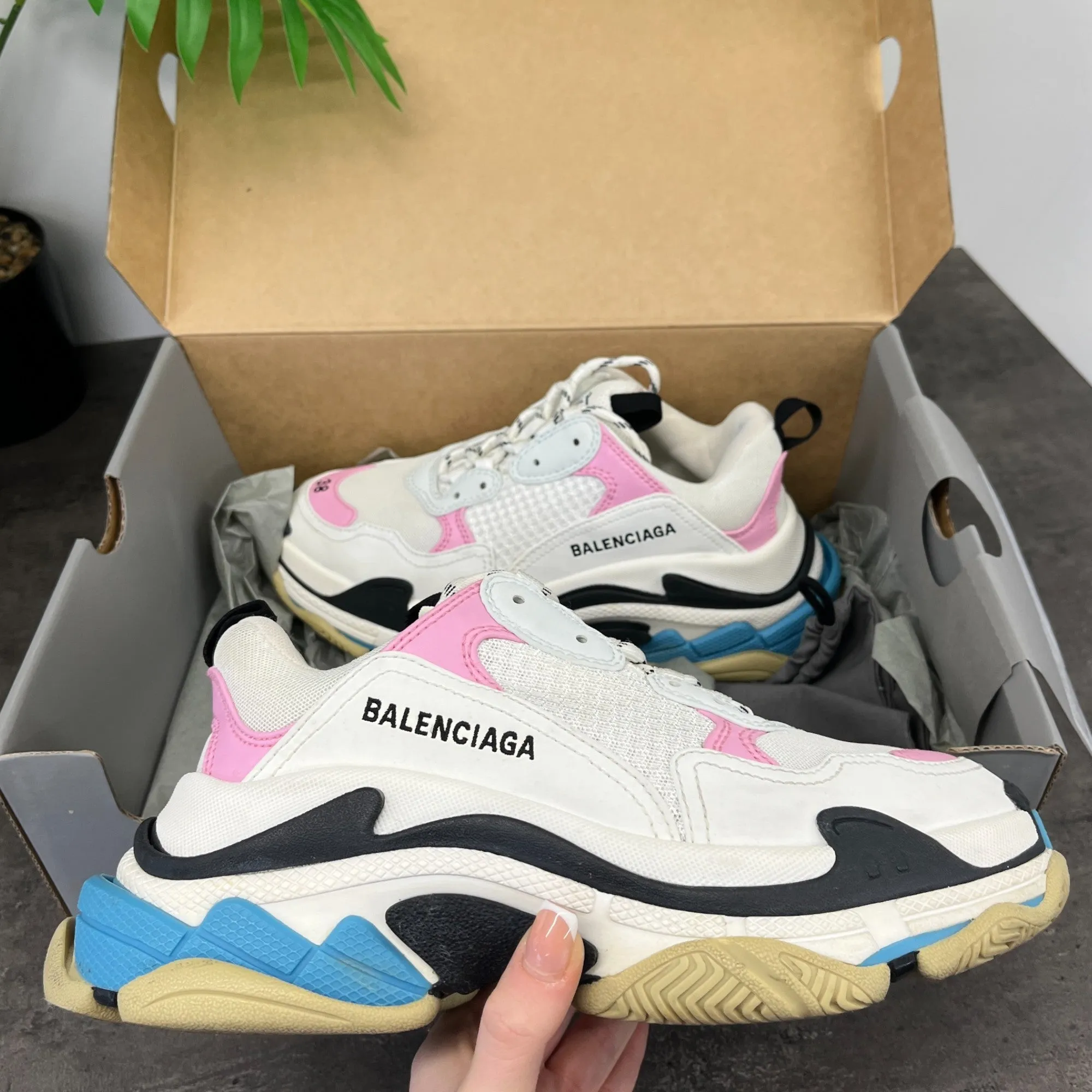 Women's Triple S Low Trainers Pink Size EU 38 / UK 5